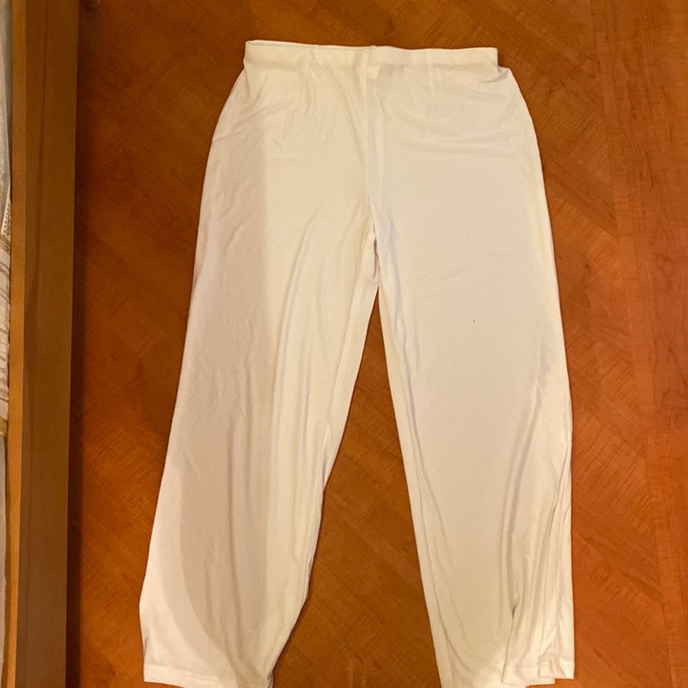 Emotion white pants